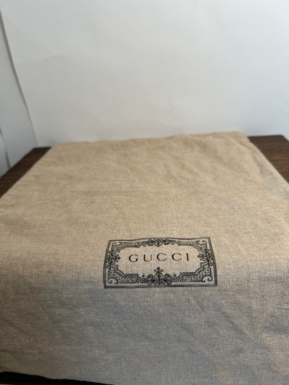 Gucci Red Leather Envelope Clutch with Gold-Tone Horsebit - Picture 9 of 9